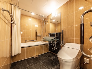 Deluxe Twin Room, Non Smoking | Bathroom | Combined shower/tub, deep soaking tub, free toiletries, hair dryer