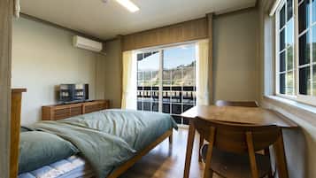 Basic Room | Individually decorated, individually furnished, free WiFi