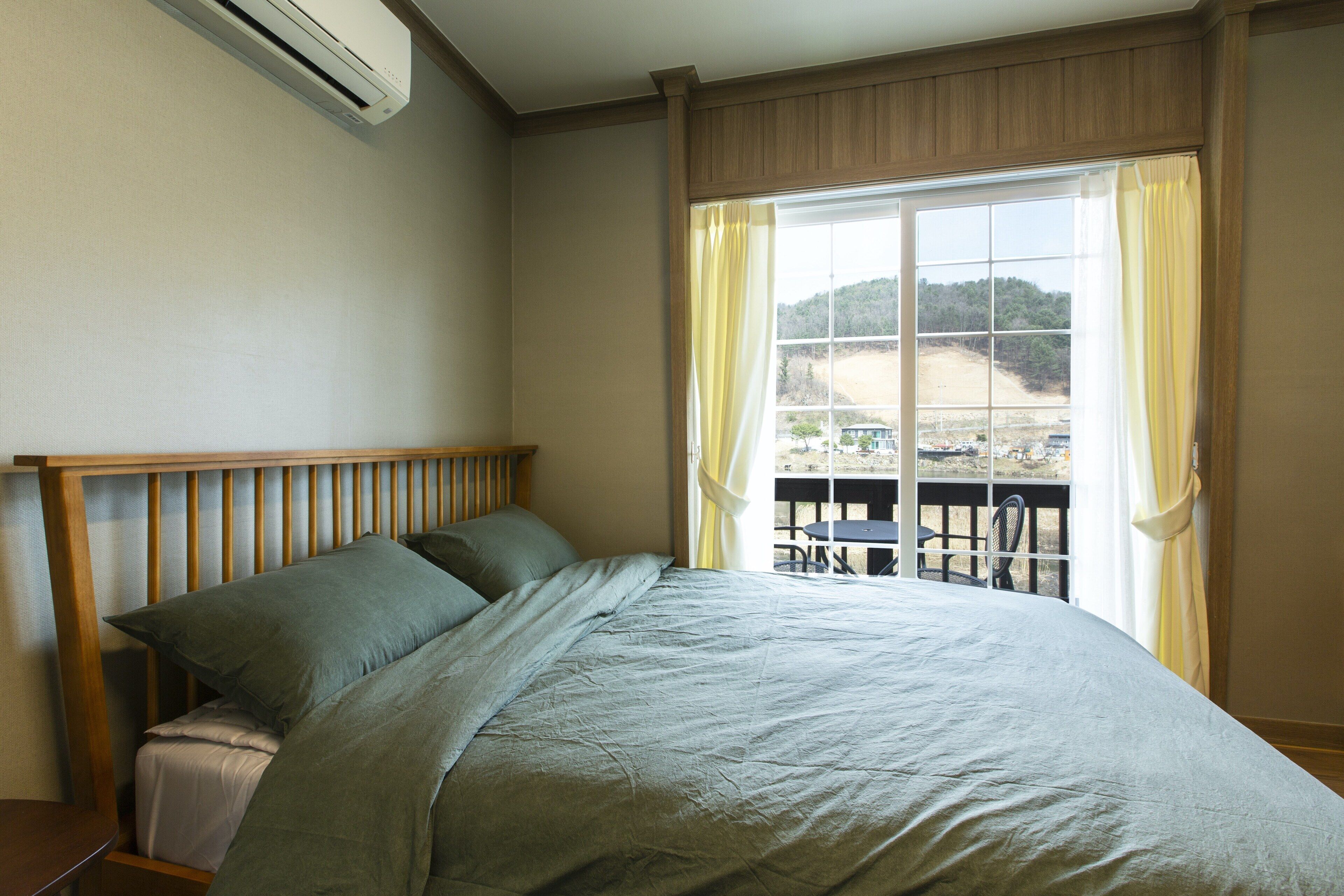 Basic Room | Individually decorated, individually furnished, free WiFi