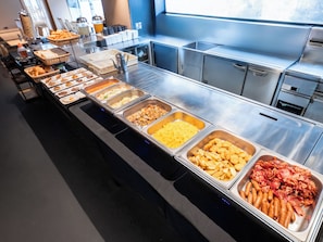 Daily buffet breakfast (JPY 2200 per person) - Apa Hotel Higashi Shinjuku Kabukicho Tower (Tokyo)