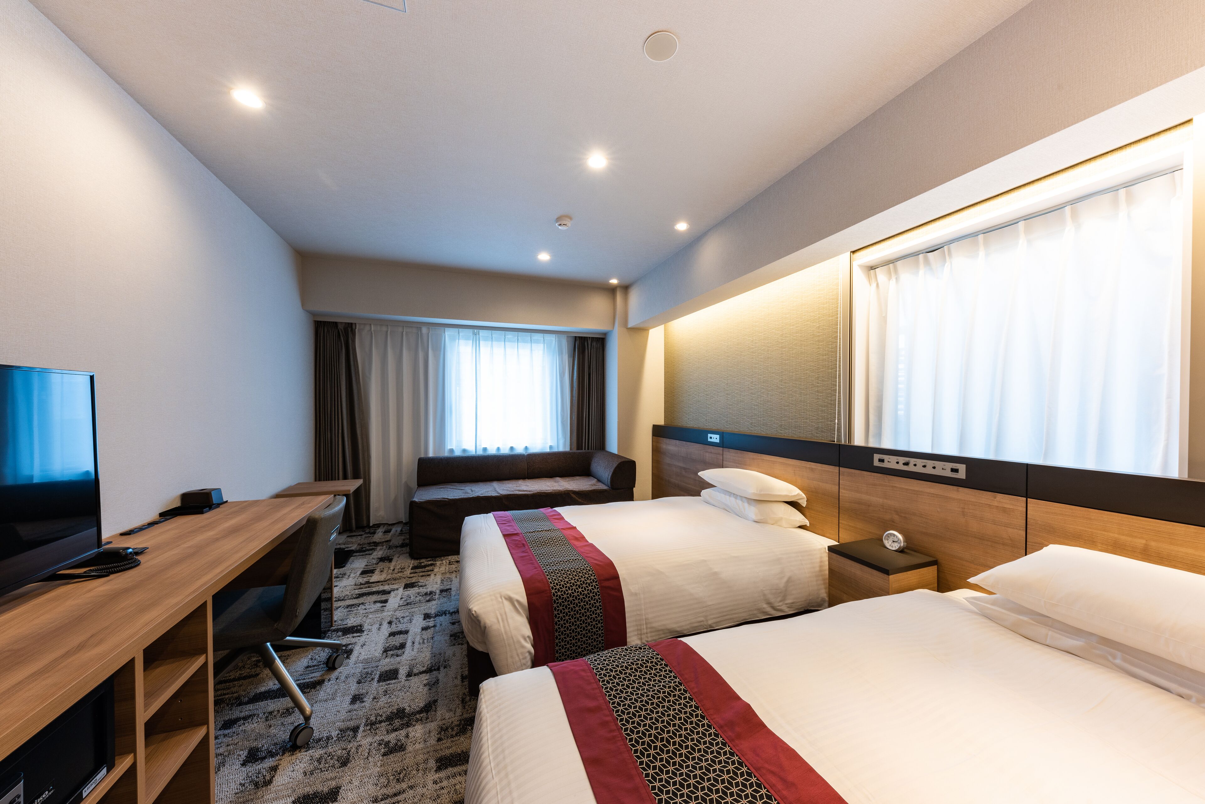 Deluxe Twin Room, Non Smoking (with Bathtub) | In-room safe, desk, soundproofing, free WiFi