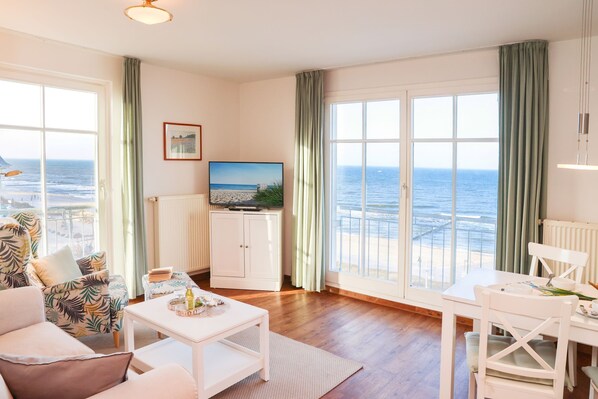 Unclassified image, 1 of 16, button