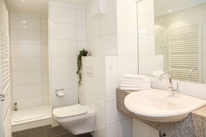 Unclassified image, 3 of 16, button