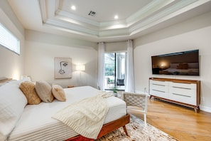 5 bedrooms, iron/ironing board, travel crib, internet