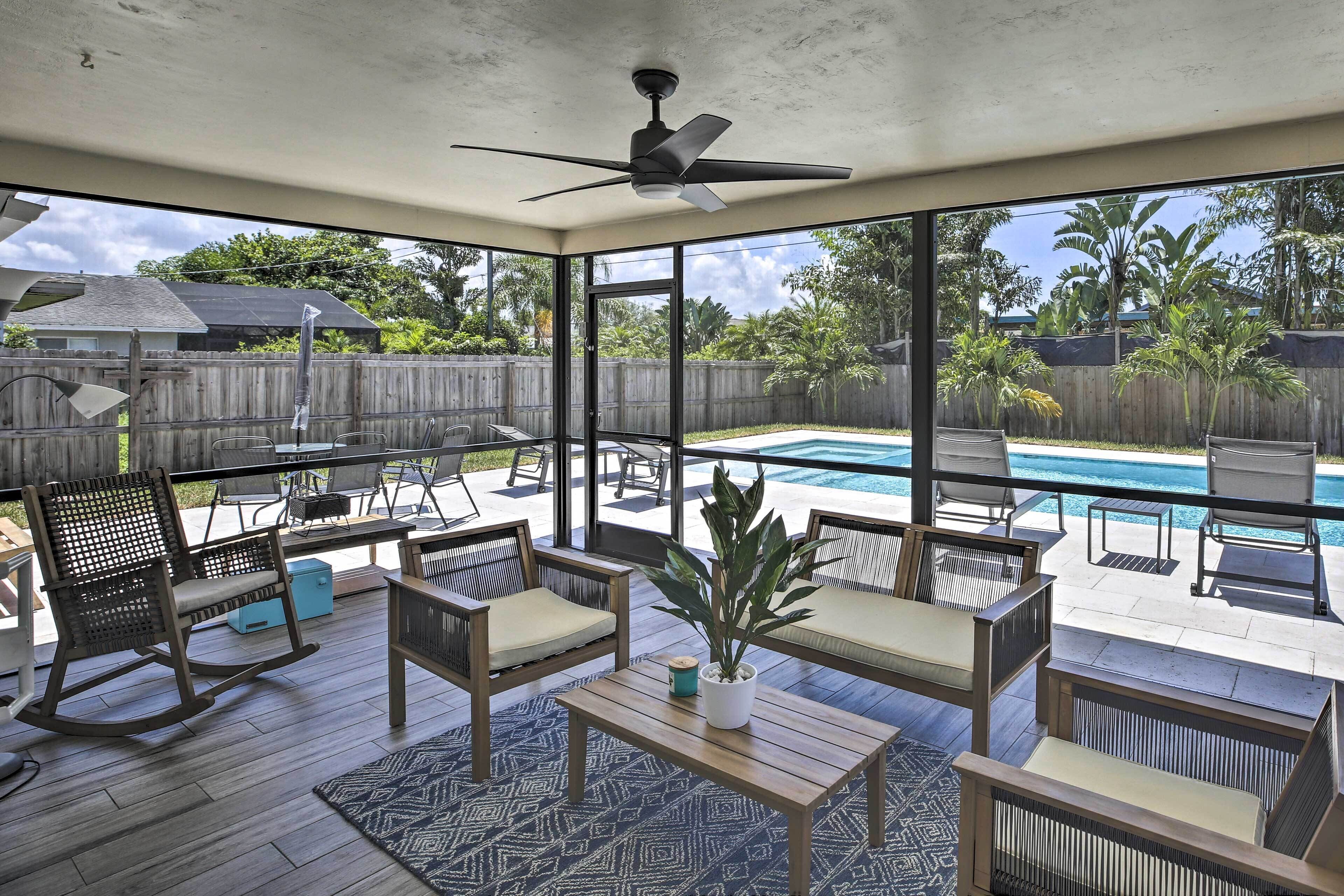 Chic Beach House with Lanai and Private Yard!