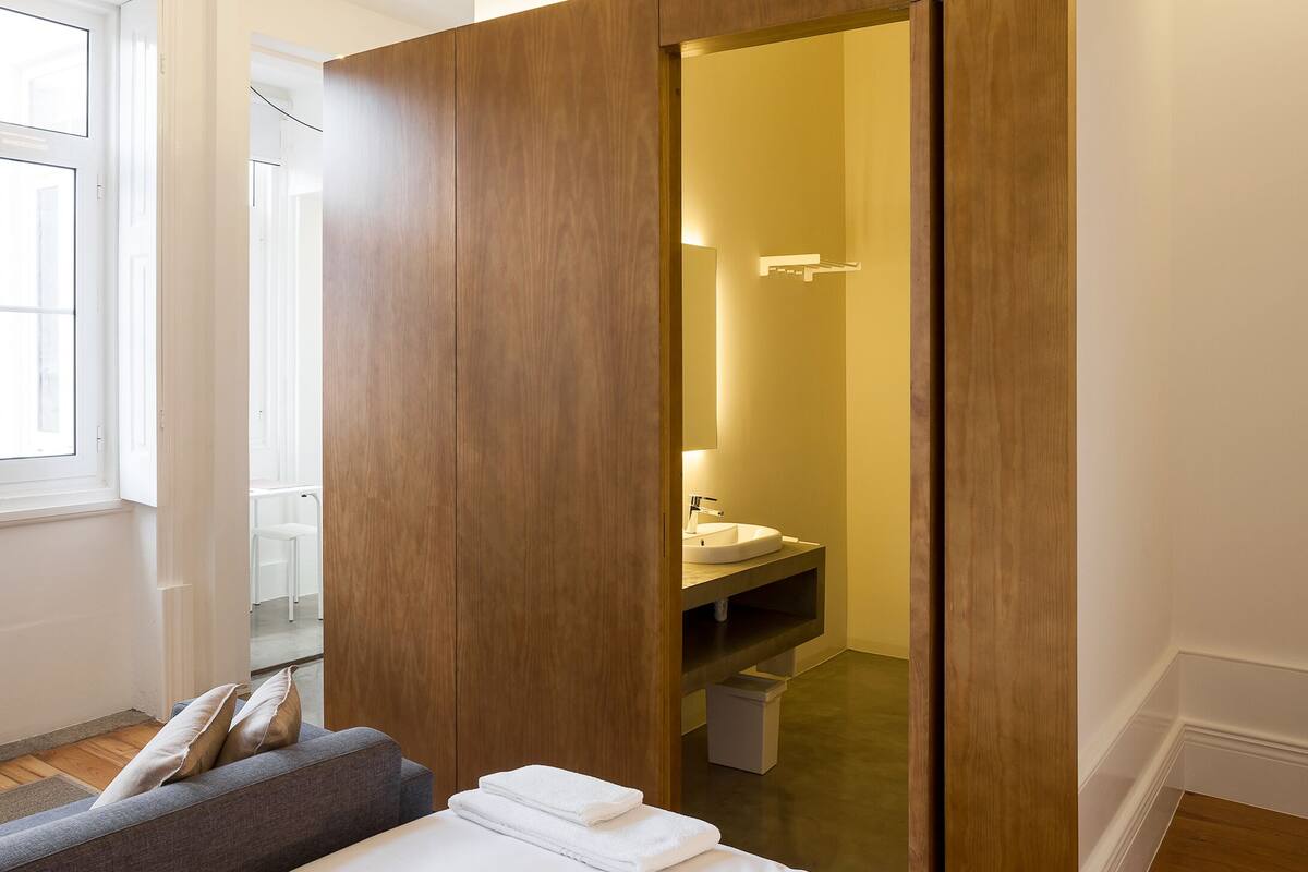 Blackout curtains, soundproofing, iron/ironing board, free WiFi