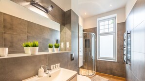Apartamento, 2 habitaciones | Baño