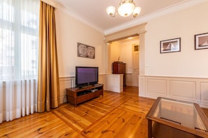 Apartment, 2 Bedrooms | Living room