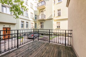 Apartment, 2 Schlafzimmer | Balkon