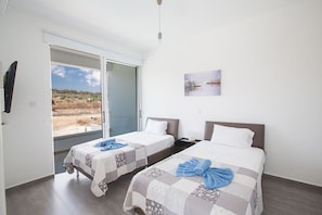 5 bedrooms, iron/ironing board, free WiFi, bed sheets