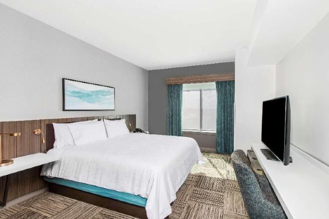 ห  ้องเก็บเสียง, เตารีด/โต๊ะรีดผ้า, Wi-Fi ฟรี, ผ้าปูที่นอน