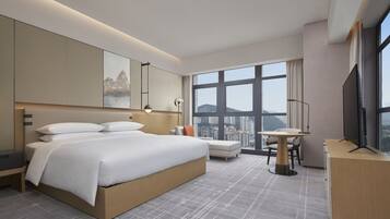 Habitación Deluxe, 1 cama de matrimonio grande | Ropa de cama de alta calidad, minibar, escritorio