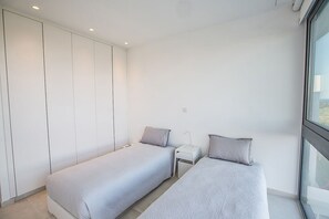 3 habitaciones, tabla de planchar con plancha y wifi gratis