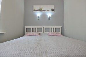 アパートメント | 2 室のベッドルーム、アイロン / アイロン台、WiFi (無料)、ベッドシーツ