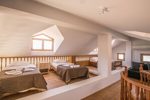 6 bedrooms, in-room safe, iron/ironing board, free WiFi