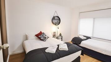 2 bedrooms, iron/ironing board, Internet, bed sheets