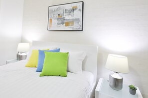 2 bedrooms, iron/ironing board, Internet, bed sheets
