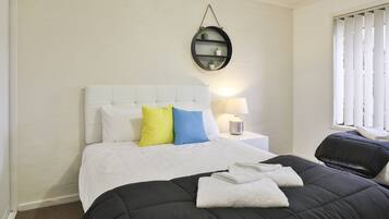 2 makuuhuonetta, silitysrauta/-lauta, internet, vuodevaatteet