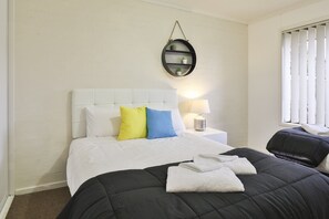 2 chambres, fer et planche Ă repasser, accĂšs Internet, draps fournis