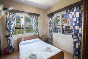 3 bedrooms, iron/ironing board, free WiFi, bed sheets