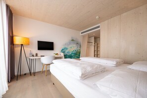Standard Double Room | Hypo-allergenic bedding, desk, laptop workspace, soundproofing - Klingenstein AKZENT Hotel Wirtshaus Brauerei  (Blaustein)
