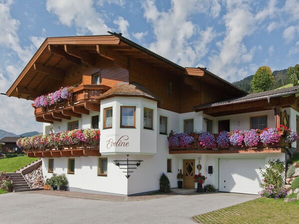 Apartment | Exterior - Alluring Apartment in Saalbach With Balcony (Saalbach-Hinterglemm)