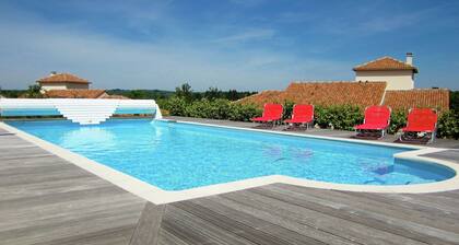 Luxury Villa With Private Pool Overlooking a Challenging 18-hole Golf Course