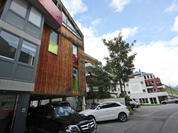 Apartment | Exterior - Apartment Near Ski-area in Ischgl With Parking & Views (Ischgl)