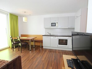 Apartment | Dining - Apartment Near Ski-area in Ischgl With Parking & Views (Ischgl)