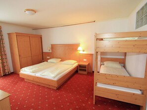 公寓 | 4 多间卧室、特色家居、床单