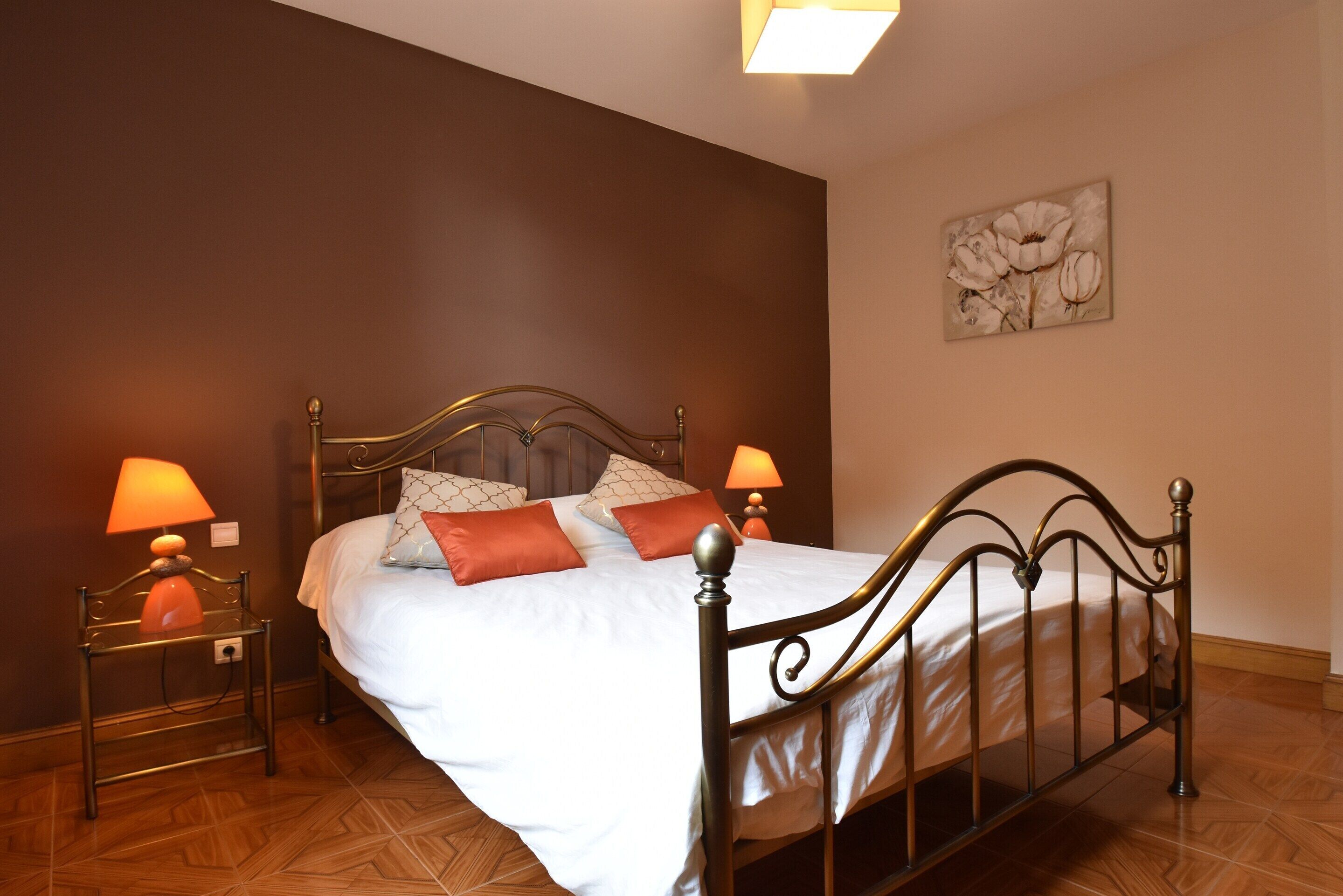 3 bedrooms, individually furnished