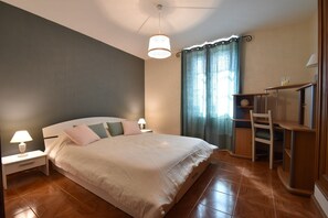 Nhà | 3 phòng ngủ, trang bị nội thất với thiết kế riêng biệt 