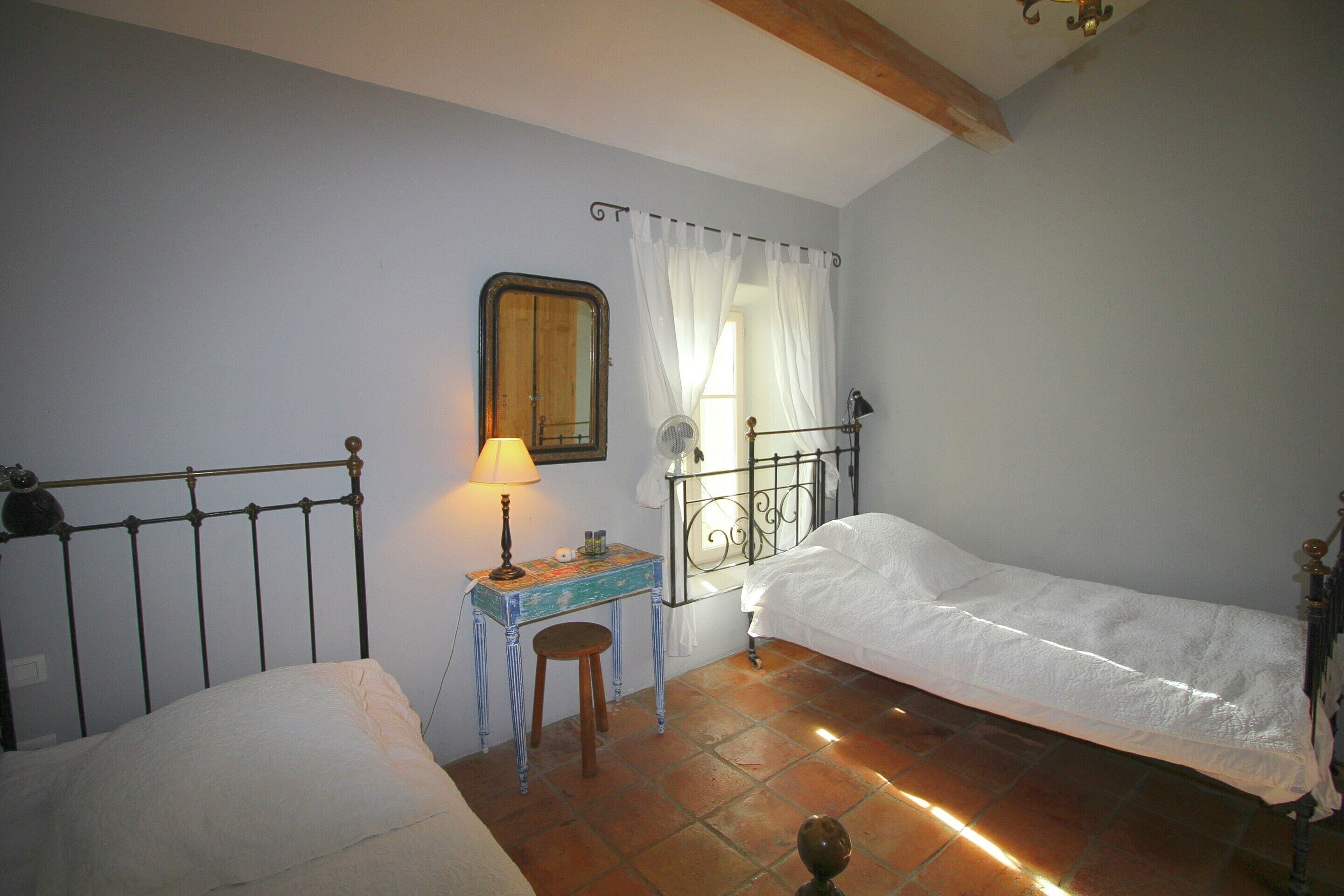 House | 4 bedrooms, individually furnished, bed sheets