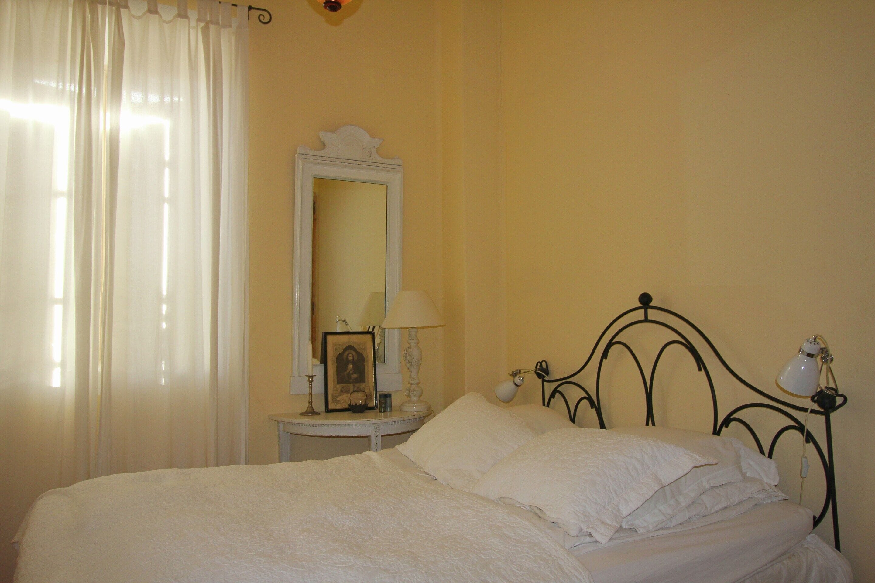 House | 4 bedrooms, individually furnished, bed sheets