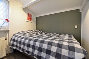 House | 3 bedrooms, individually furnished, bed sheets - Dog-friendly Stay w/ Spa (Voorthuizen)