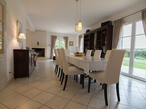 Dining - Smashing Villa in Campagnan With Swimming Pool (Campagnan)