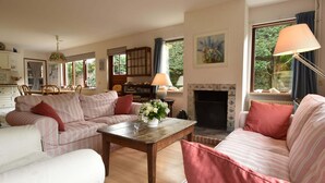 Living room - Holiday Home in Bergen aan Zee With Terrace (Bergen aan Zee)