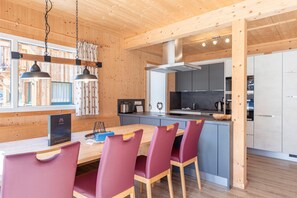 Chalet | Dining - Lovely Chalet on the ski Slope (Sankt Georgen am Kreischberg)