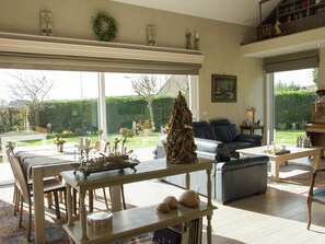 Dining - Beautiful Villa at Cadzand With Sauna (Cadzand-Bad)