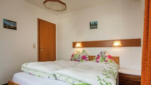 Apartment | 1 bedroom, individually furnished - Apartment in Hart im Zillertal With Garden, Balcony, Parking (Hart im Zillertal)