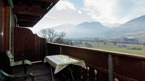 Balcony - Apartment in Hart im Zillertal With Garden, Balcony, Parking (Hart im Zillertal)