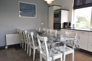 House | Private kitchen | Fridge, highchair