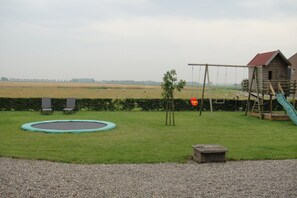 Garden - Spacious Farmhouse in Ijzendijke With Garden (IJzendijke)