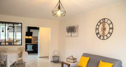 Modern Apartment in Fréjus Near the Sea