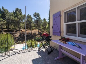 Villa | Balcony - Villa in Pouzols With Private Pool (Pouzols-Minervois)