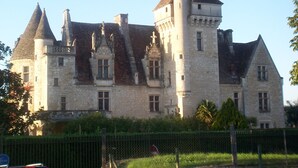 Exterior - Quaint Holiday Home in Castelnaud-la-chapelle With Terrace (Castelnaud-la-Chapelle)