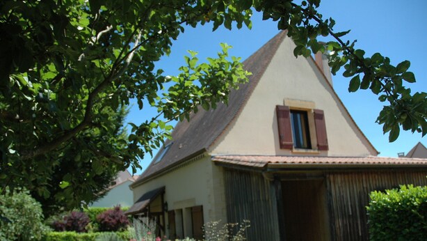 Exterior - Quaint Holiday Home in Castelnaud-la-chapelle With Terrace (Castelnaud-la-Chapelle)
