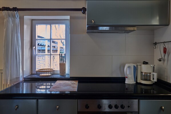 อพาร์ทเมนท์ | ครัวส่วนตัว | เก้าอี้กินข้าวสำหรับเด็ก