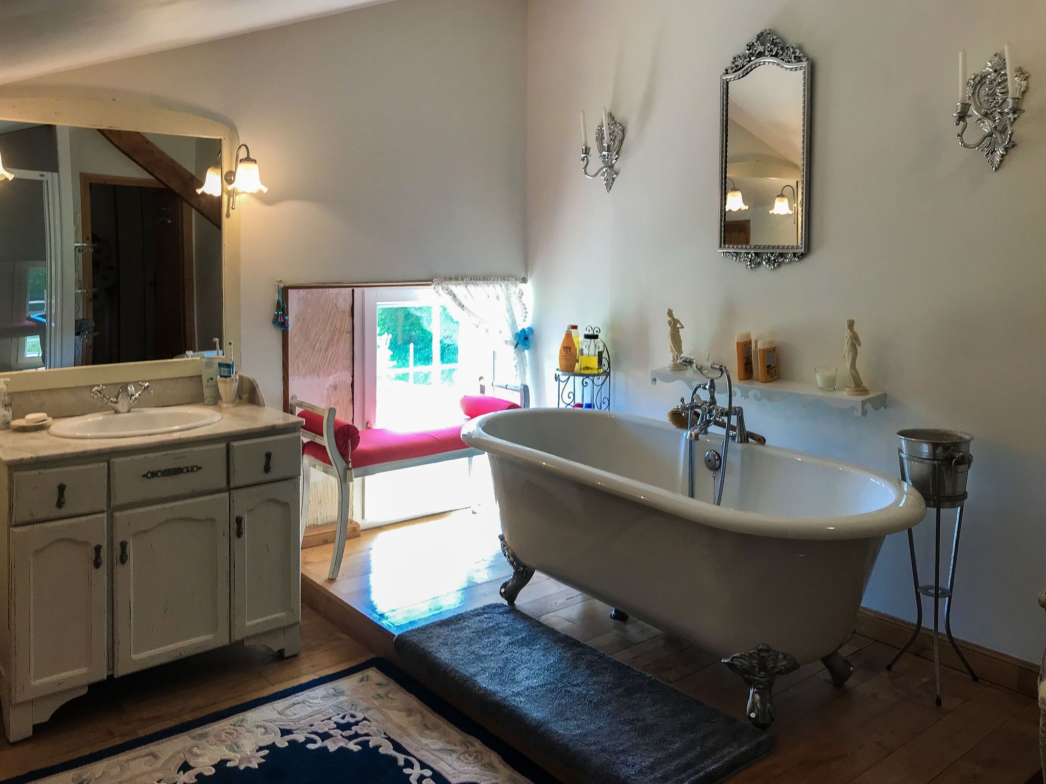House | Bathroom | Bathtub, hair dryer, towels