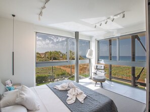 3 chambres, fer et planche à repasser, Wi-Fi gratuit, draps fournis